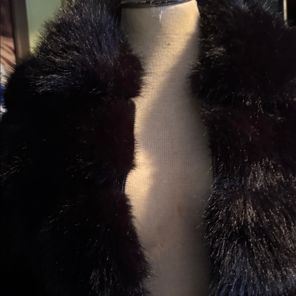 Luxurious Black Faux Fur Jacket - Picture 7 of 7